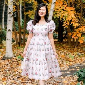 NWT Medium Evanjelina Gardenia Midi Dress with Floral Fruit botanical print